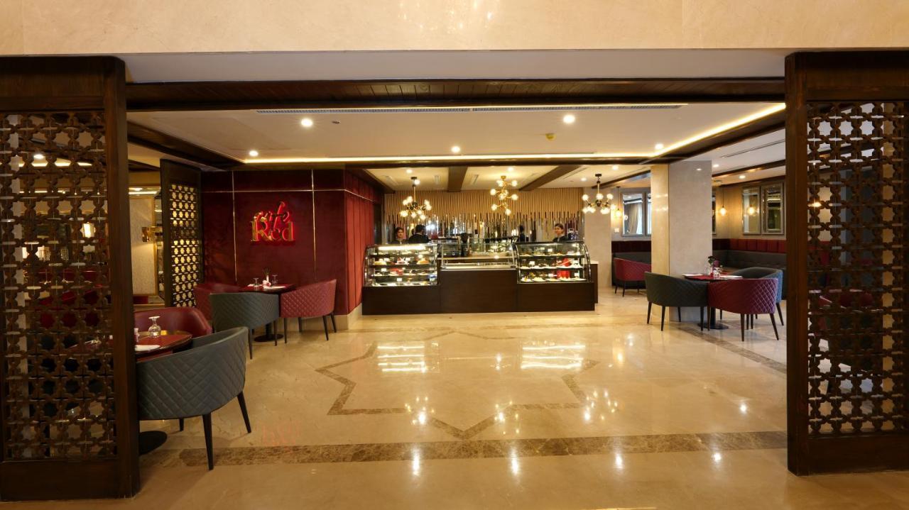 Ramada By Wyndham Lahore Gulberg II Hotel Kültér fotó